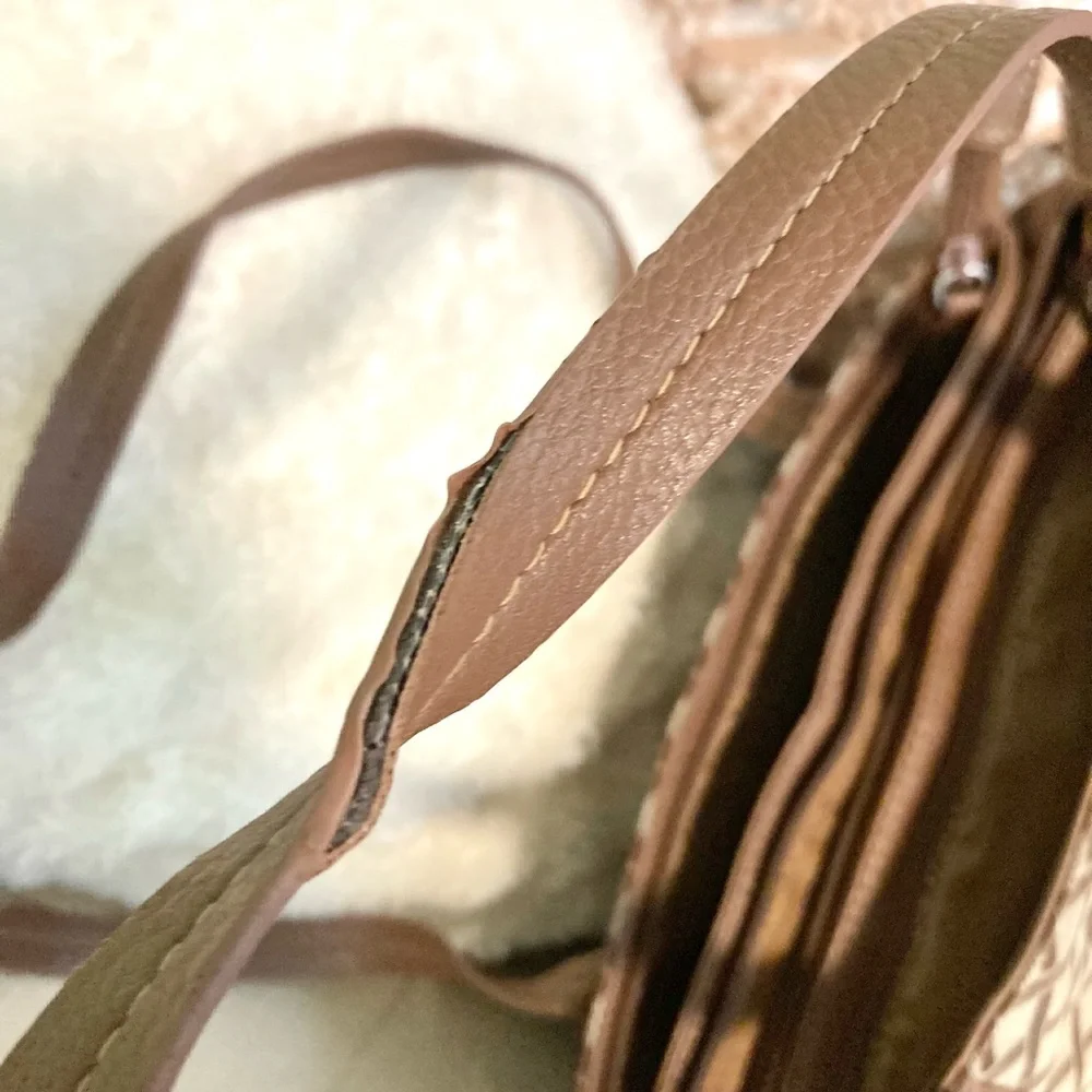 Lattice Pattern Purse - Picture 9 of 10